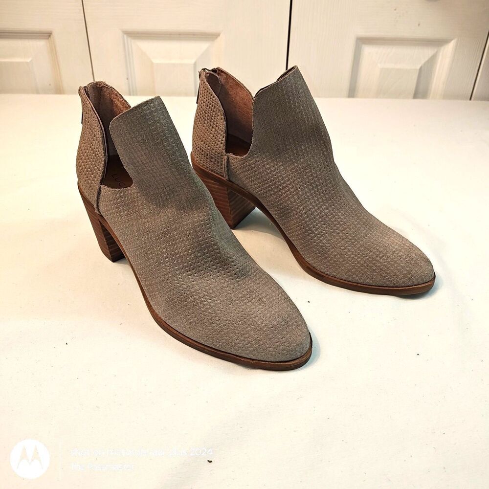 Women's LUCKY BRAND Grey Leather Baley Heeled Booties Ankle Boots US Size 6